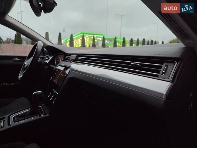 Сірий Фольксваген Пассат, об'ємом двигуна 2 л та пробігом 179 тис. км за 22990 $, фото 140 на Automoto.ua