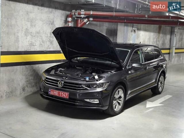 Сірий Фольксваген Пассат, об'ємом двигуна 2 л та пробігом 179 тис. км за 22990 $, фото 69 на Automoto.ua