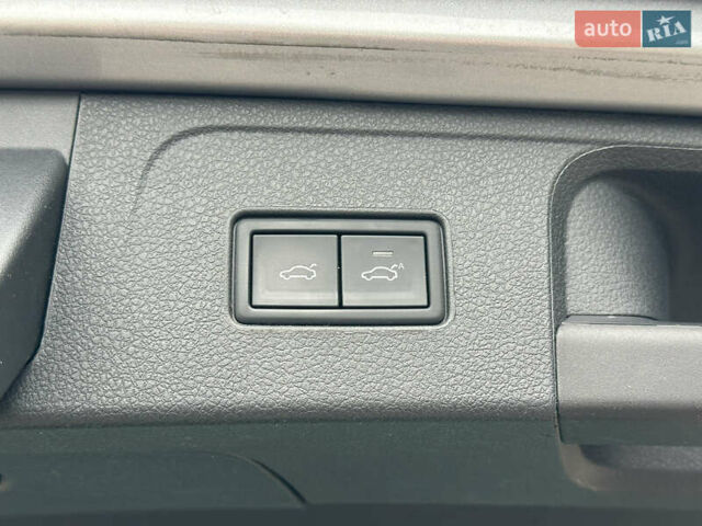 Серый Фольксваген Пассат, объемом двигателя 2 л и пробегом 181 тыс. км за 26499 $, фото 74 на Automoto.ua