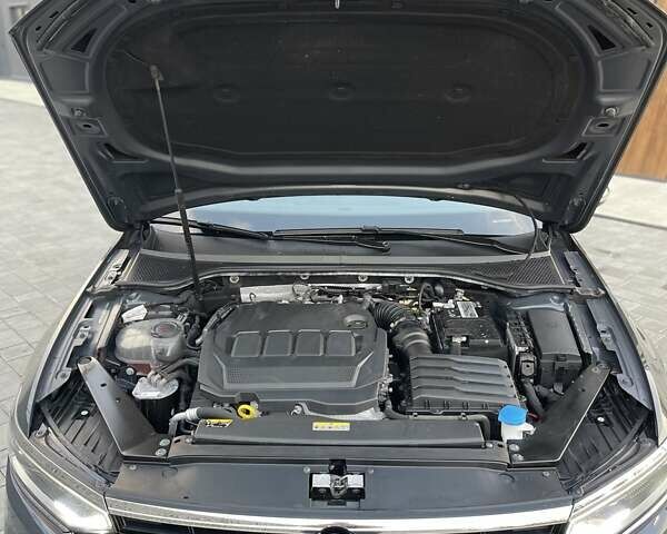 Серый Фольксваген Пассат, объемом двигателя 1.97 л и пробегом 180 тыс. км за 24999 $, фото 19 на Automoto.ua