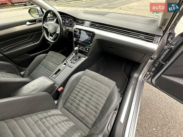 Серый Фольксваген Пассат, объемом двигателя 2 л и пробегом 181 тыс. км за 26699 $, фото 86 на Automoto.ua