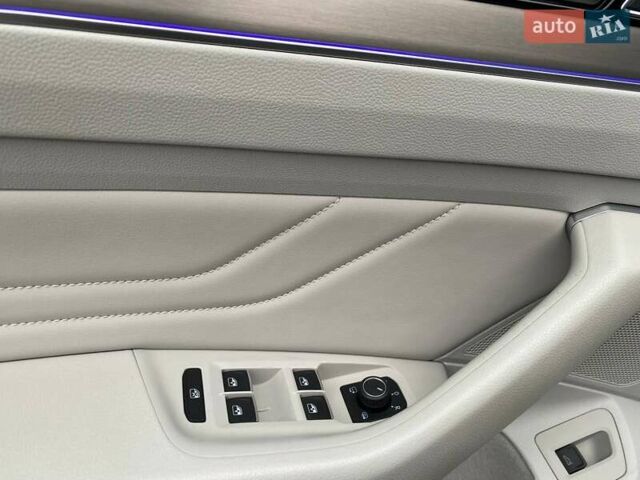 Серый Фольксваген Пассат, объемом двигателя 1.97 л и пробегом 156 тыс. км за 24300 $, фото 12 на Automoto.ua