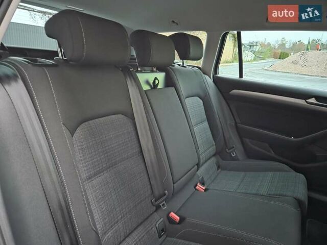 Сірий Фольксваген Пассат, об'ємом двигуна 2 л та пробігом 179 тис. км за 22990 $, фото 155 на Automoto.ua