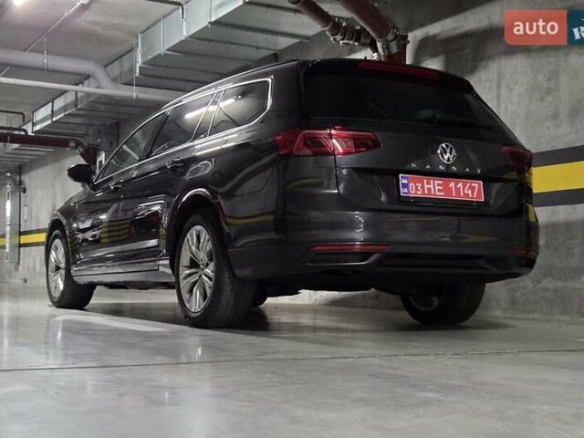 Сірий Фольксваген Пассат, об'ємом двигуна 2 л та пробігом 179 тис. км за 22990 $, фото 56 на Automoto.ua