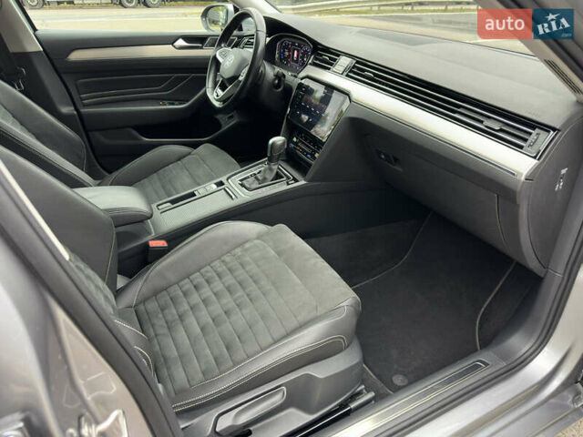 Серый Фольксваген Пассат, объемом двигателя 2 л и пробегом 181 тыс. км за 26699 $, фото 85 на Automoto.ua