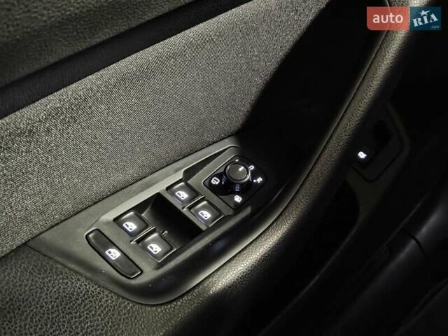 Сірий Фольксваген Пассат, об'ємом двигуна 2 л та пробігом 179 тис. км за 22990 $, фото 111 на Automoto.ua
