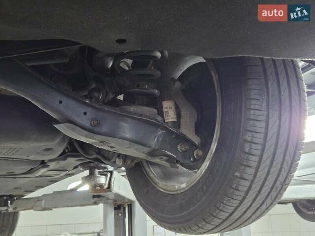 Сірий Фольксваген Пассат, об'ємом двигуна 2 л та пробігом 179 тис. км за 22990 $, фото 82 на Automoto.ua