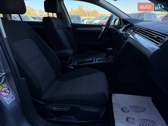 Серый Фольксваген Пассат, объемом двигателя 1.97 л и пробегом 179 тыс. км за 20900 $, фото 51 на Automoto.ua