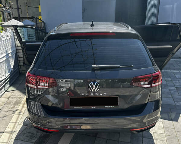 Фольксваген Пассат 2021 в Львове на Automoto.ua Серый Фольксваген Пассат, объемом двигателя 1.98 л и пробегом 207 тыс. км за 21500 $, фото 13 на Automoto.ua