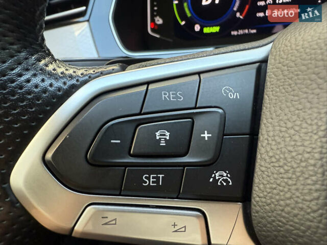 Сірий Фольксваген Пассат, об'ємом двигуна 1.4 л та пробігом 162 тис. км за 24999 $, фото 81 на Automoto.ua