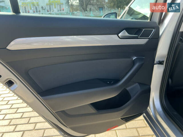 Серый Фольксваген Пассат, объемом двигателя 2 л и пробегом 235 тыс. км за 20658 $, фото 17 на Automoto.ua