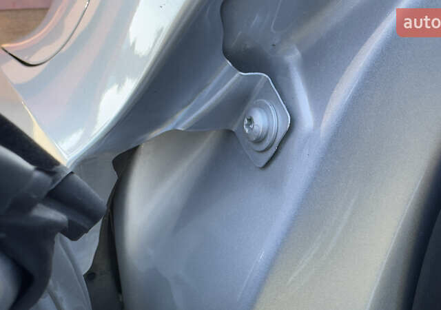 Серый Фольксваген Пассат, объемом двигателя 1.97 л и пробегом 175 тыс. км за 22741 $, фото 34 на Automoto.ua