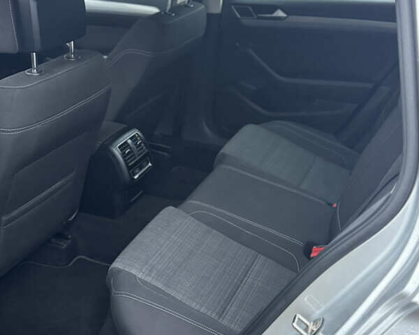 Фольксваген Пассат 2021 в Стрые на Automoto.ua Серый Фольксваген Пассат, объемом двигателя 1.97 л и пробегом 190 тыс. км за 19999 $, фото 47 на Automoto.ua