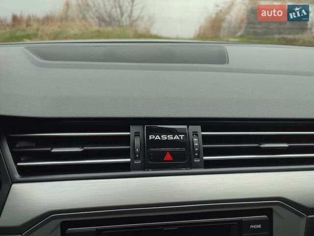 Серый Фольксваген Пассат, объемом двигателя 1.97 л и пробегом 210 тыс. км за 20000 $, фото 18 на Automoto.ua