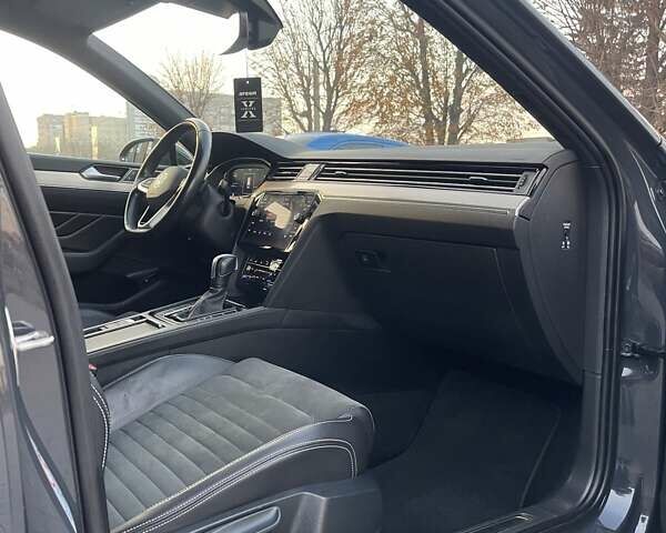 Серый Фольксваген Пассат, объемом двигателя 1.97 л и пробегом 180 тыс. км за 24999 $, фото 29 на Automoto.ua