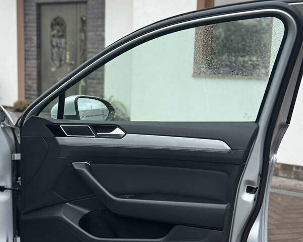 Фольксваген Пассат 2021 в Стрые на Automoto.ua Серый Фольксваген Пассат, объемом двигателя 1.97 л и пробегом 190 тыс. км за 19999 $, фото 43 на Automoto.ua