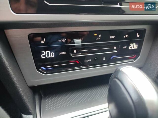 Серый Фольксваген Пассат, объемом двигателя 1.97 л и пробегом 210 тыс. км за 20000 $, фото 16 на Automoto.ua