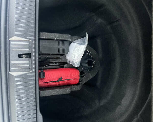 Серый Фольксваген Пассат, объемом двигателя 1.97 л и пробегом 195 тыс. км за 22500 $, фото 34 на Automoto.ua