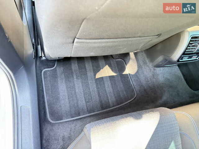 Сірий Фольксваген Пассат, об'ємом двигуна 1.4 л та пробігом 162 тис. км за 24999 $, фото 52 на Automoto.ua