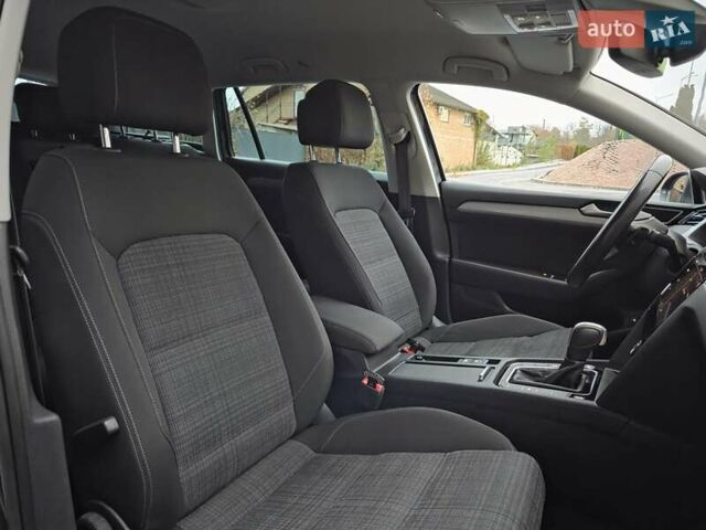 Сірий Фольксваген Пассат, об'ємом двигуна 2 л та пробігом 179 тис. км за 22990 $, фото 142 на Automoto.ua