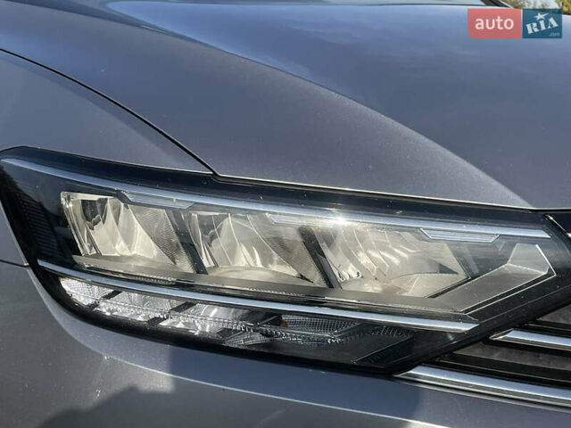 Серый Фольксваген Пассат, объемом двигателя 2 л и пробегом 195 тыс. км за 20954 $, фото 12 на Automoto.ua