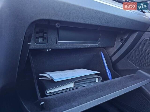 Серый Фольксваген Пассат, объемом двигателя 1.97 л и пробегом 222 тыс. км за 21950 $, фото 37 на Automoto.ua