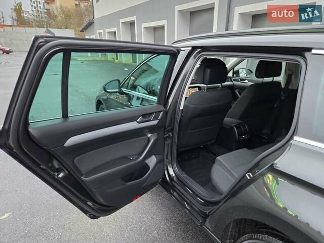 Сірий Фольксваген Пассат, об'ємом двигуна 2 л та пробігом 179 тис. км за 22990 $, фото 166 на Automoto.ua