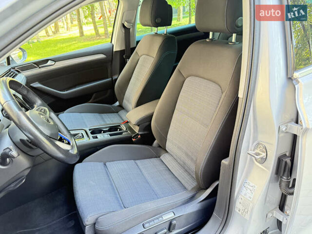 Сірий Фольксваген Пассат, об'ємом двигуна 1.4 л та пробігом 162 тис. км за 24999 $, фото 45 на Automoto.ua