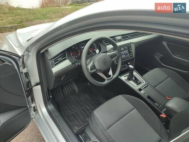 Серый Фольксваген Пассат, объемом двигателя 1.97 л и пробегом 210 тыс. км за 20000 $, фото 43 на Automoto.ua