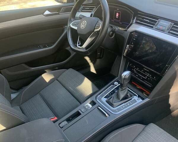 Сірий Фольксваген Пассат, об'ємом двигуна 2 л та пробігом 135 тис. км за 27714 $, фото 6 на Automoto.ua