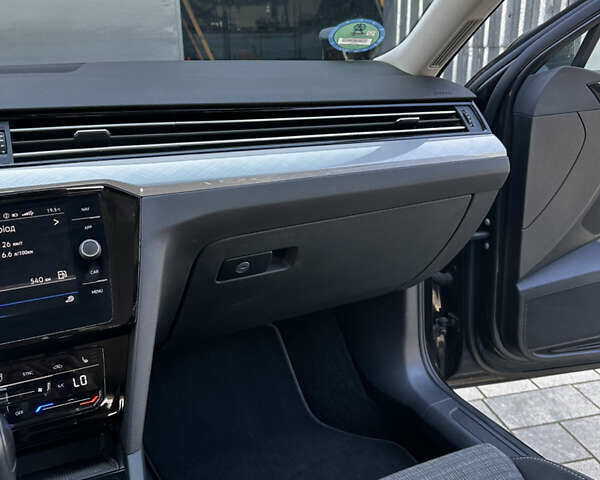 Фольксваген Пассат 2021 в Львове на Automoto.ua Серый Фольксваген Пассат, объемом двигателя 1.98 л и пробегом 207 тыс. км за 21500 $, фото 20 на Automoto.ua