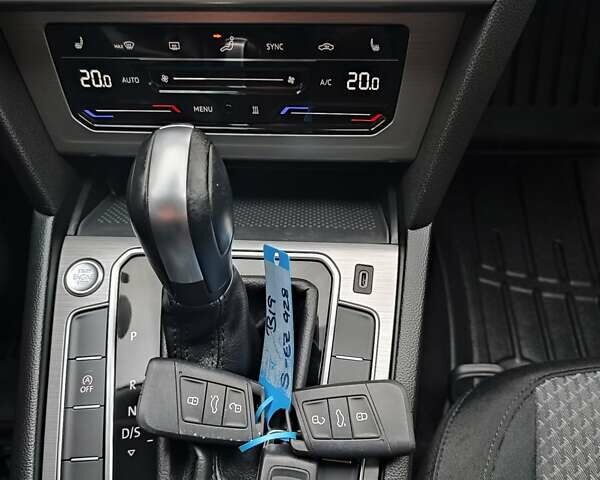 Серый Фольксваген Пассат, объемом двигателя 1.97 л и пробегом 210 тыс. км за 20000 $, фото 19 на Automoto.ua