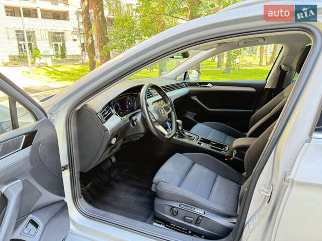 Сірий Фольксваген Пассат, об'ємом двигуна 1.4 л та пробігом 162 тис. км за 24999 $, фото 47 на Automoto.ua