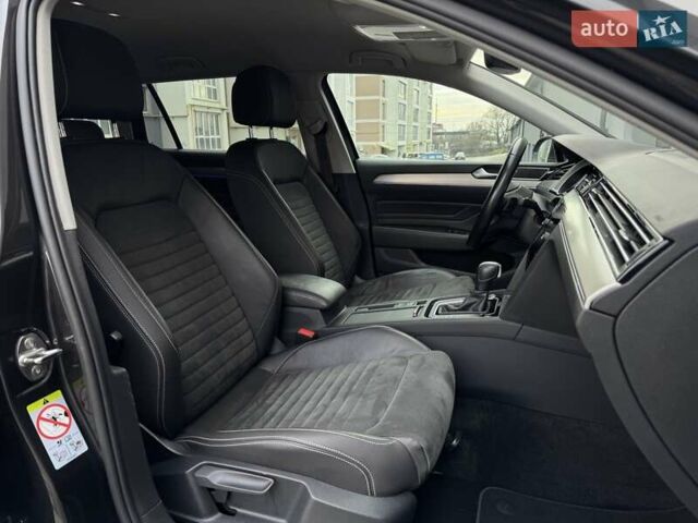 Серый Фольксваген Пассат, объемом двигателя 1.97 л и пробегом 243 тыс. км за 21500 $, фото 56 на Automoto.ua