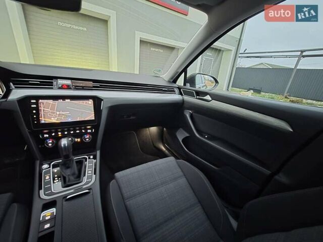 Сірий Фольксваген Пассат, об'ємом двигуна 2 л та пробігом 179 тис. км за 22990 $, фото 128 на Automoto.ua