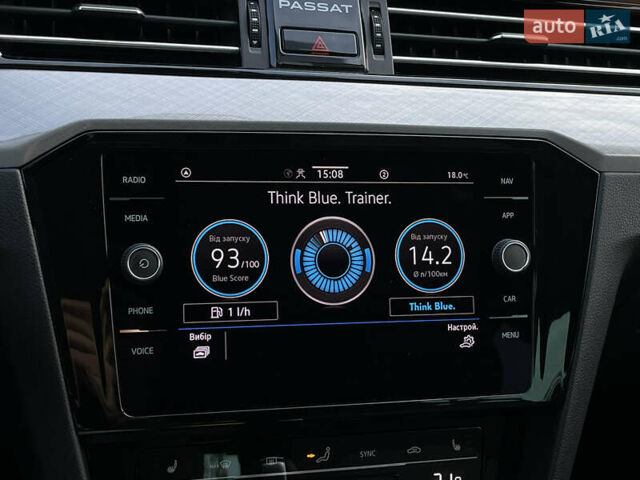 Серый Фольксваген Пассат, объемом двигателя 2 л и пробегом 195 тыс. км за 20954 $, фото 62 на Automoto.ua