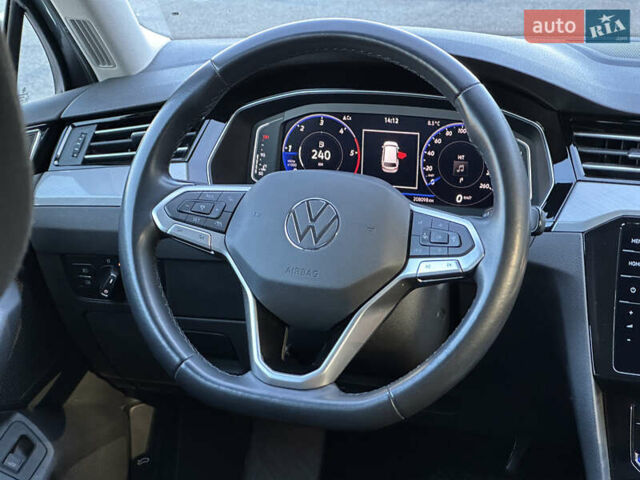 Серый Фольксваген Пассат, объемом двигателя 2 л и пробегом 208 тыс. км за 21999 $, фото 72 на Automoto.ua