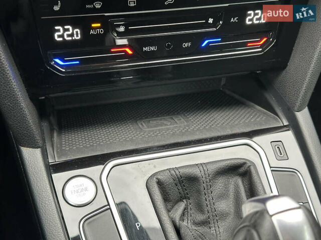 Серый Фольксваген Пассат, объемом двигателя 2 л и пробегом 181 тыс. км за 26499 $, фото 105 на Automoto.ua