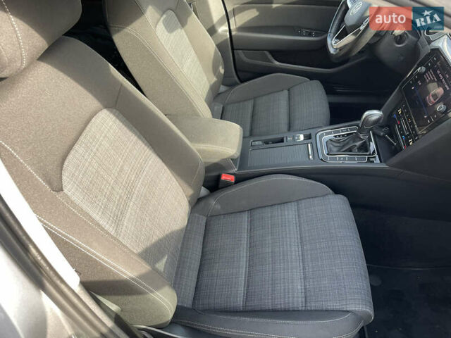 Серый Фольксваген Пассат, объемом двигателя 2 л и пробегом 195 тыс. км за 20954 $, фото 34 на Automoto.ua