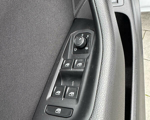 Серый Фольксваген Пассат, объемом двигателя 2 л и пробегом 220 тыс. км за 20500 $, фото 95 на Automoto.ua