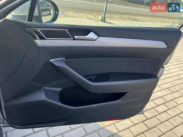 Серый Фольксваген Пассат, объемом двигателя 2 л и пробегом 235 тыс. км за 20658 $, фото 24 на Automoto.ua