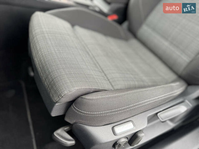 Серый Фольксваген Пассат, объемом двигателя 2 л и пробегом 220 тыс. км за 20500 $, фото 69 на Automoto.ua