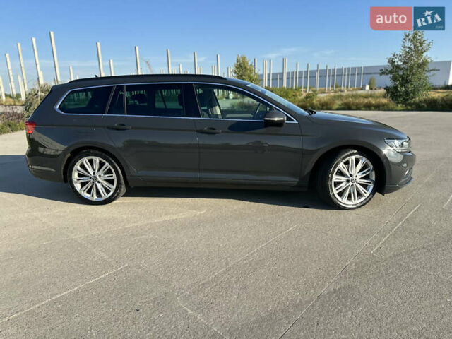 Серый Фольксваген Пассат, объемом двигателя 1.97 л и пробегом 187 тыс. км за 22999 $, фото 12 на Automoto.ua