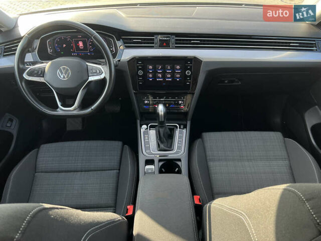 Серый Фольксваген Пассат, объемом двигателя 2 л и пробегом 235 тыс. км за 20658 $, фото 19 на Automoto.ua
