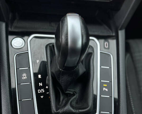 Фольксваген Пассат 2021 в Стрые на Automoto.ua Серый Фольксваген Пассат, объемом двигателя 1.97 л и пробегом 190 тыс. км за 19999 $, фото 21 на Automoto.ua