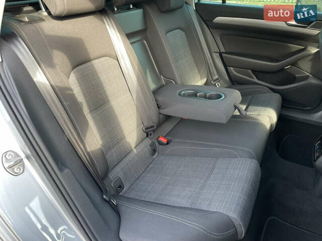 Серый Фольксваген Пассат, объемом двигателя 2 л и пробегом 195 тыс. км за 20954 $, фото 31 на Automoto.ua