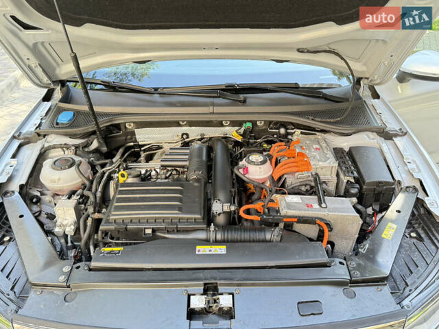 Сірий Фольксваген Пассат, об'ємом двигуна 1.4 л та пробігом 162 тис. км за 24999 $, фото 38 на Automoto.ua