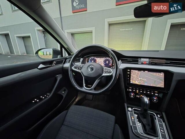 Сірий Фольксваген Пассат, об'ємом двигуна 2 л та пробігом 179 тис. км за 22990 $, фото 126 на Automoto.ua