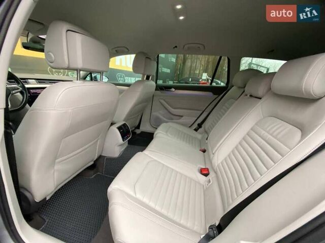 Серый Фольксваген Пассат, объемом двигателя 1.97 л и пробегом 156 тыс. км за 24300 $, фото 32 на Automoto.ua