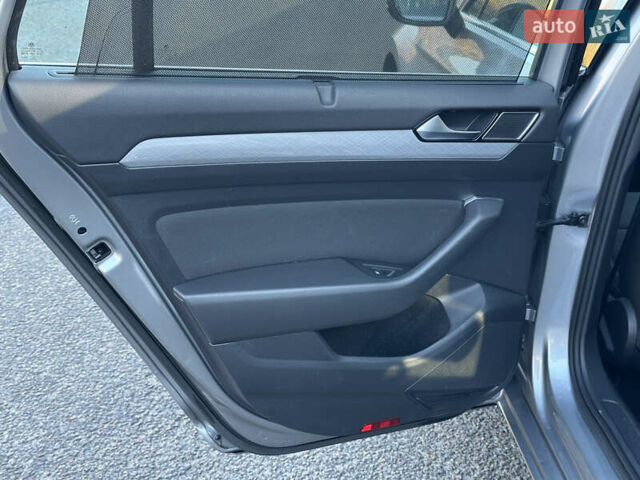 Серый Фольксваген Пассат, объемом двигателя 2 л и пробегом 208 тыс. км за 21999 $, фото 52 на Automoto.ua